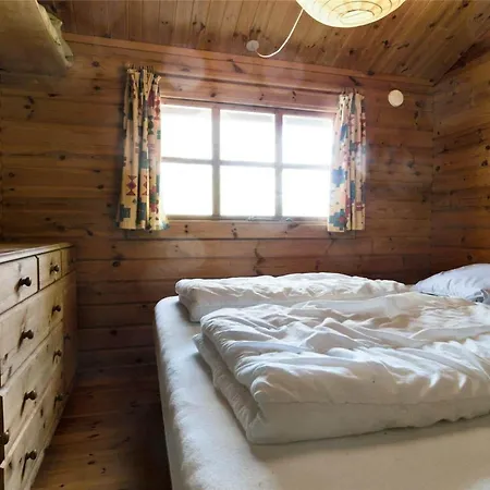 1533-aakirkeby-fyrreskoven-6 *